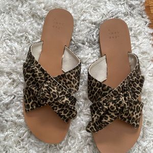 Target brand leopard slides